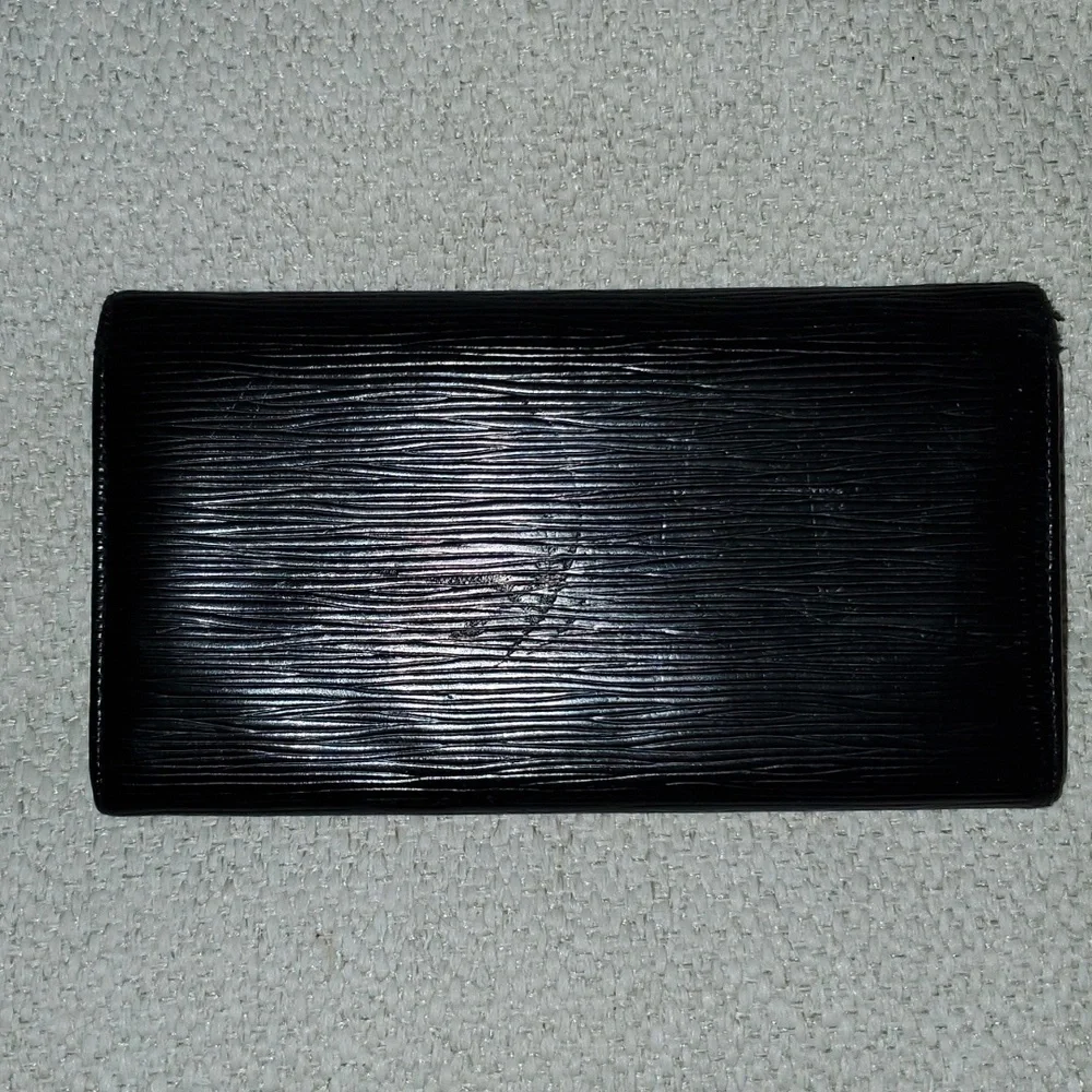 Louis Vuitton Epi Leather Sarah Long Wallet